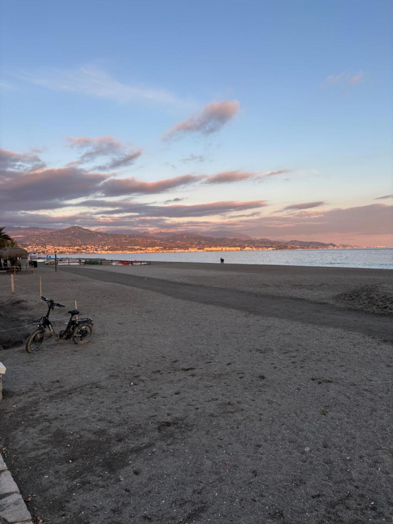 Estudio En A 3 Minutos Andando De La Playa * Torre Del Mar